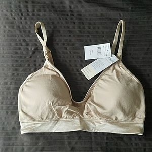 A Pea In The Pod Essential Seamless nursing bra
